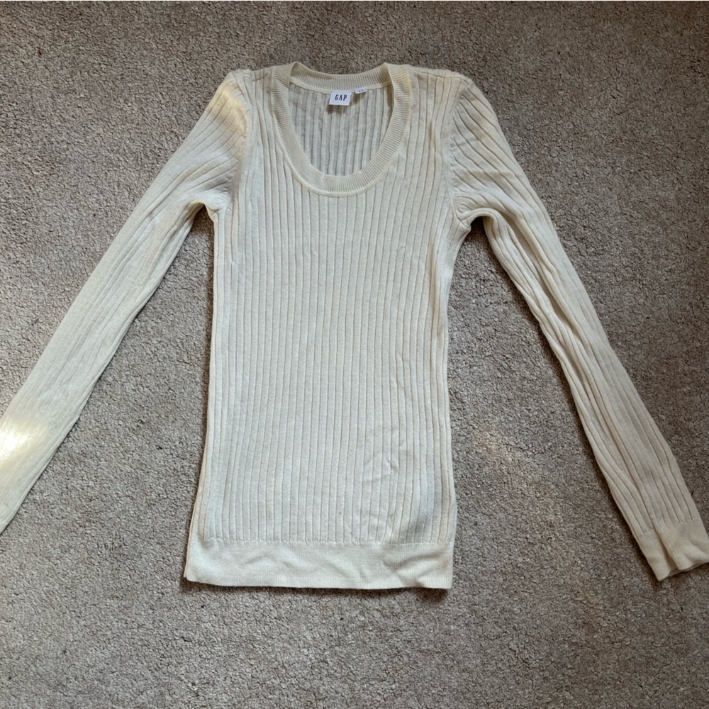 Gap white ribbed scooped neck sweater.